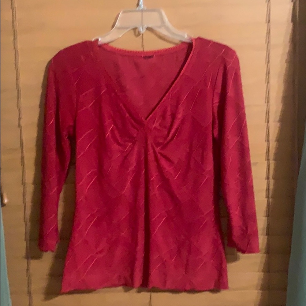 V-neck red top